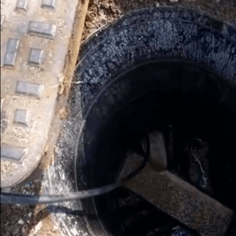 Mains drain cleared in Leatherhead